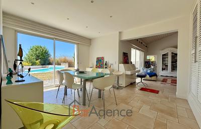 Maison - 204 m² - 5 pièces