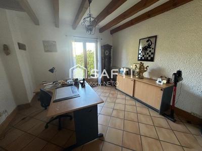 Maison - 212 m² - 8 pièces