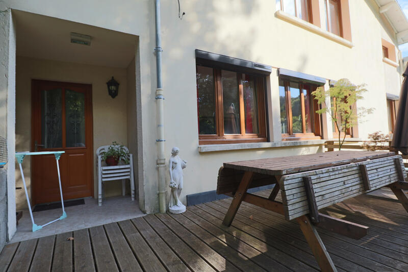 Appartement - 99 m² - 5 pièces