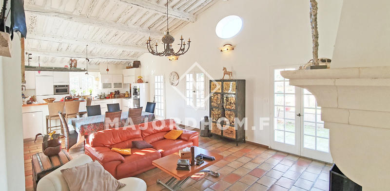 Maison - 330 m² - 8 pièces