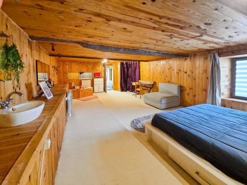 Maison - 230 m² - 6 pièces