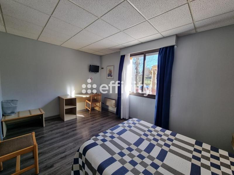 Bureau - 757 m² - 22 pièces