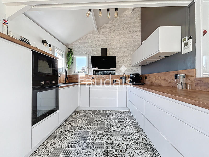 Maison - 162 m² - 7 pièces