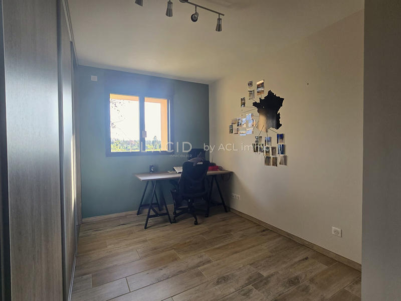 Maison - 181 m² - 6 pièces