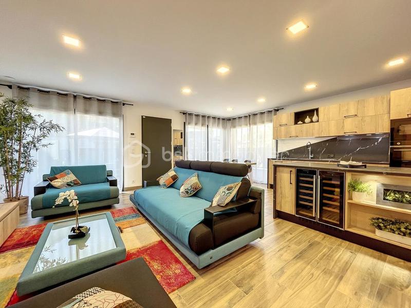 Villa - 327 m² - 14 pièces