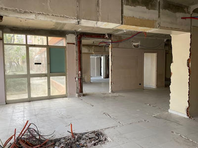 Local commercial - 317 m²