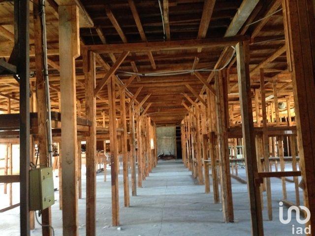 Local commercial - 3 000 m²