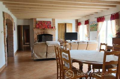 Maison - 335 m² - 11 pièces