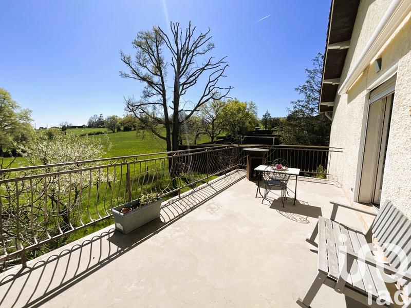 Maison - 220 m² - 5 pièces