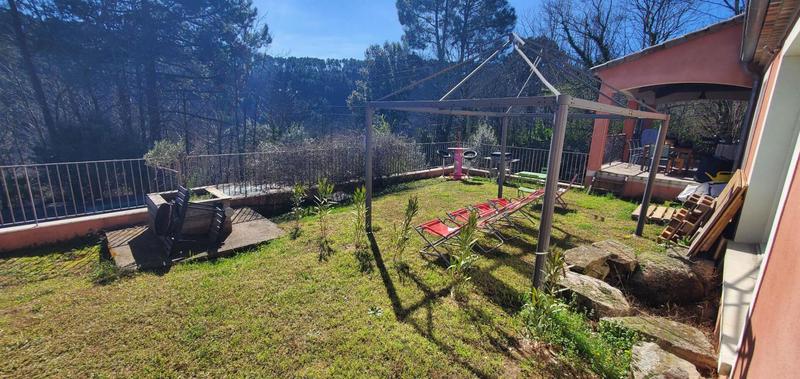 Demeure - 339 m² - 13 pièces