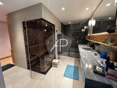 Maison - 180 m² - 2 pièces