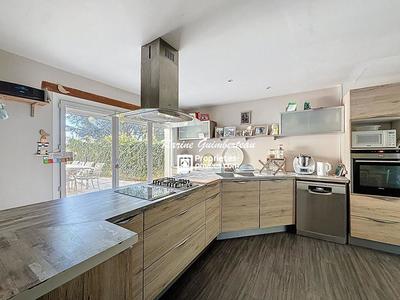 Maison - 210 m² - 8 pièces