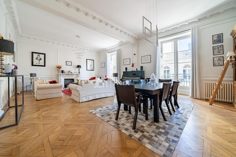 Appartement - 225 m² - 7 pièces