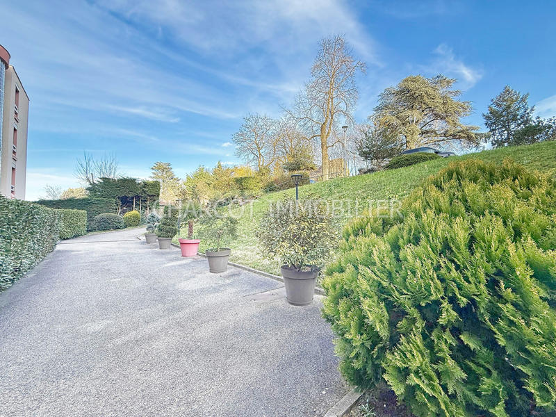 Appartement - 102 m² - 5 pièces