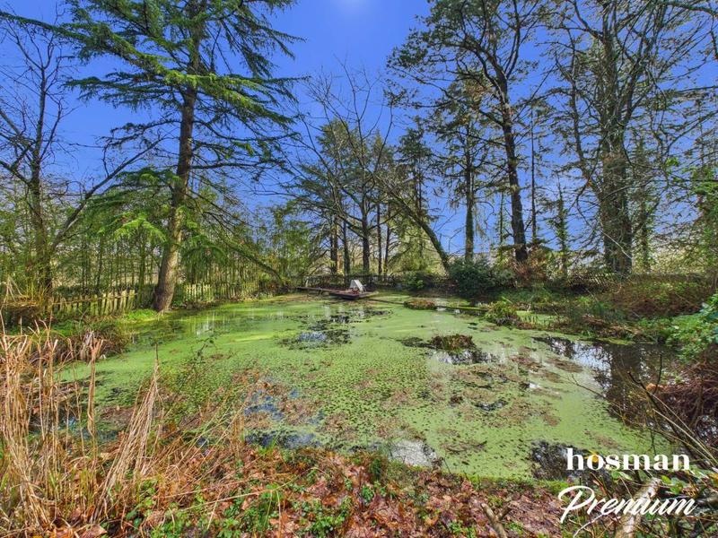 Maison - 235 m² - 6 pièces