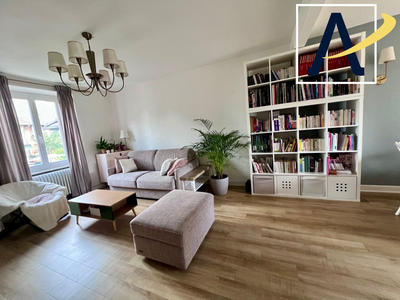 Appartement - 90 m² - 5 pièces