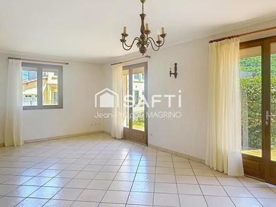 Maison - 97 m² - 5 pièces