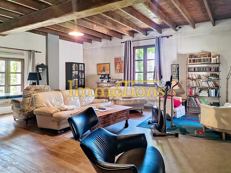 Maison - 243 m² - 5 pièces