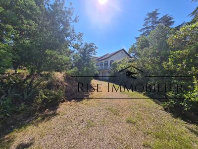 Villa - 245 m² - 9 pièces