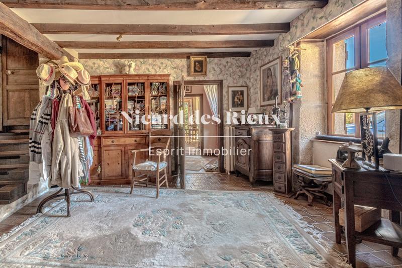 Maison - 317 m² - 11 pièces