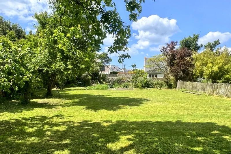 Terrain constructible - 700 m²