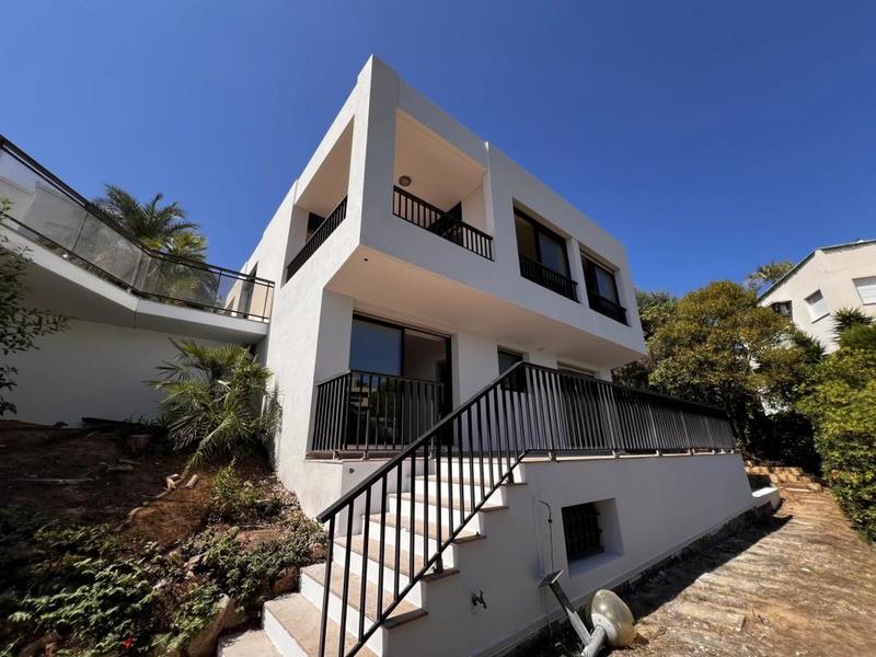 Villa - 302 m² - 5 pièces