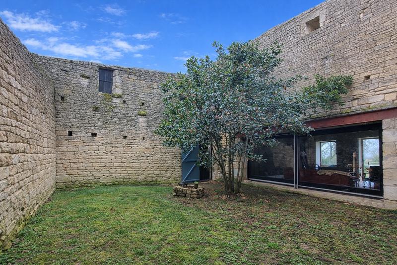 Maison - 288 m² - 12 pièces