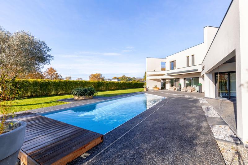 Maison contemporaine - 287 m² - 7 pièces