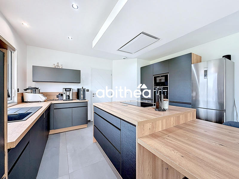 Maison - 140 m² - 6 pièces