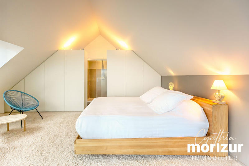 Maison - 282 m² - 9 pièces