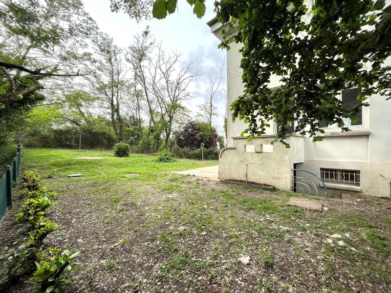 Maison - 205 m² - 10 pièces