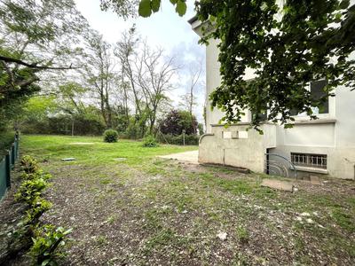 Maison - 205 m² - 10 pièces