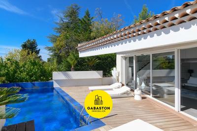 Villa - 247 m² - 5 pièces