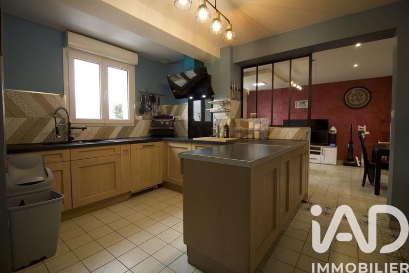 Maison - 143 m² - 8 pièces