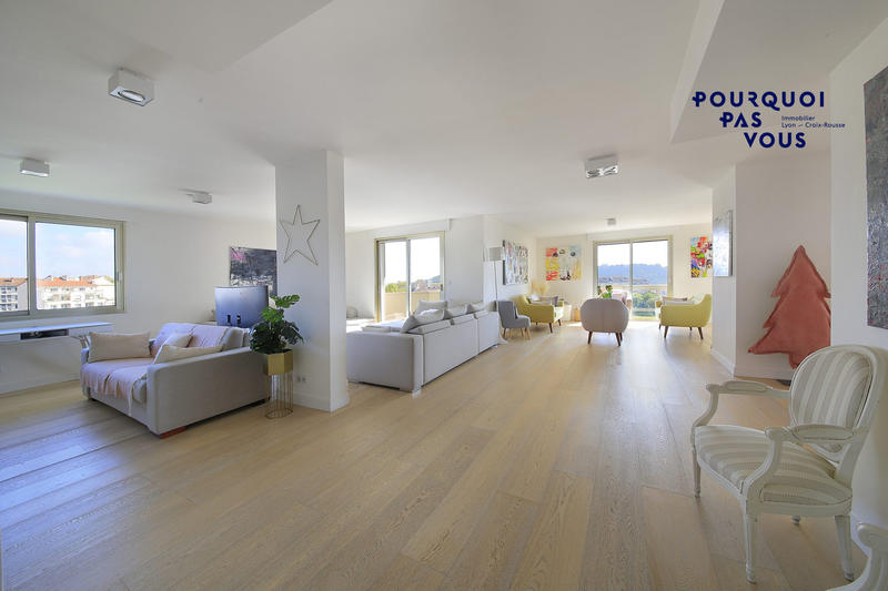 Appartement - 245 m² - 6 pièces
