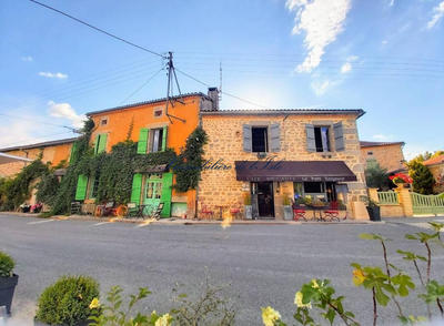 Maison - 331 m² - 6 pièces