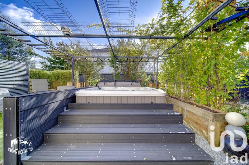 Maison - 140 m² - 5 pièces