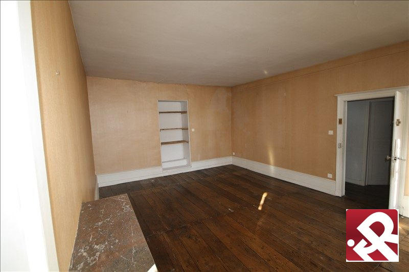 Maison - 1 m² - 10 pièces