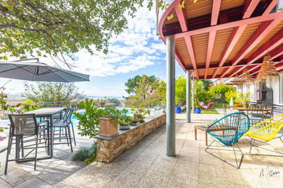 Maison - 207 m² - 8 pièces