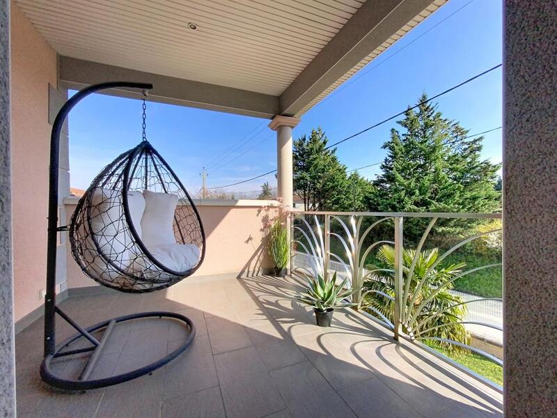 Maison - 140 m² - 5 pièces