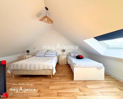 Maison - 180 m² - 7 pièces