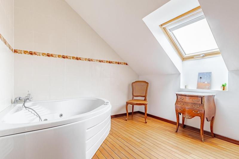 Maison - 190 m² - 8 pièces