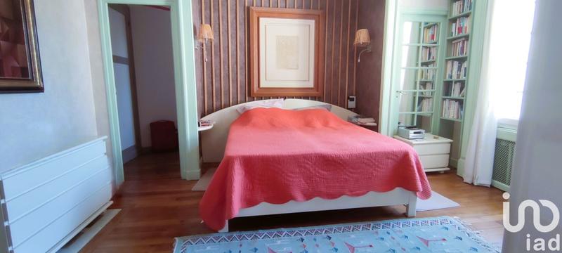 Maison - 270 m² - 9 pièces