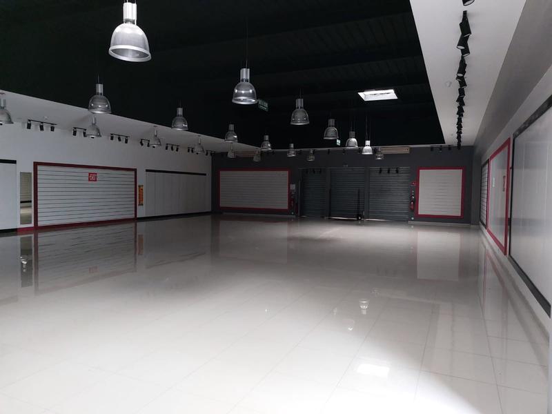 Local commercial - 401 m²