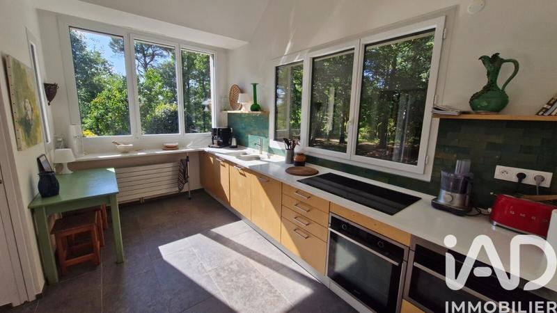 Maison - 250 m² - 9 pièces