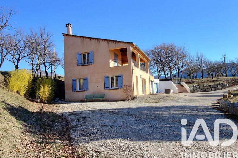 Maison - 237 m² - 8 pièces