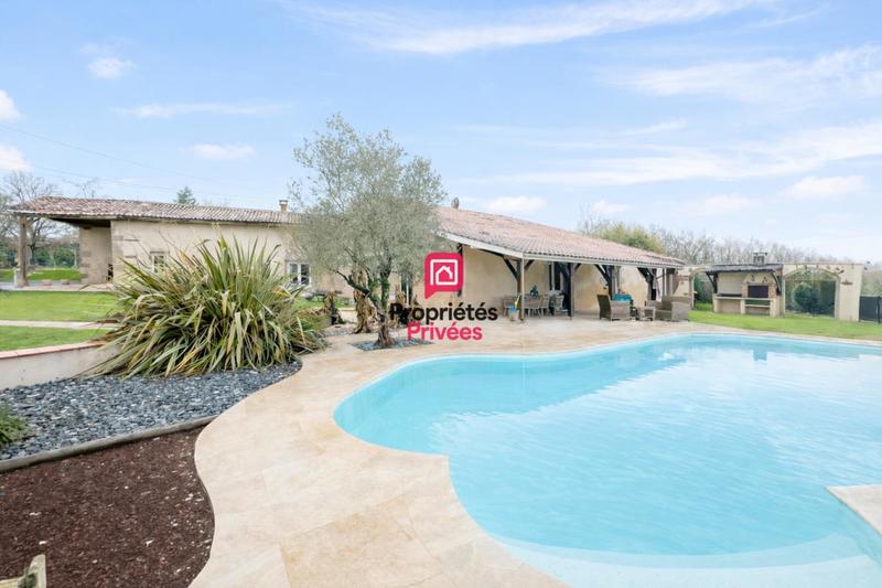 Maison - 273 m² - 8 pièces