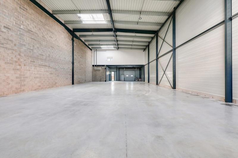 Local d'activité / Entrepôt - 533 m²