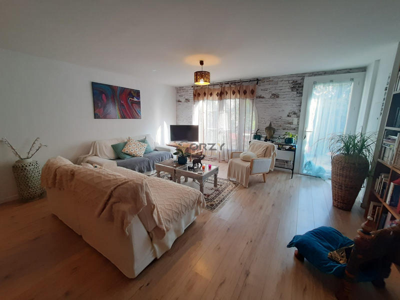 Maison - 99 m² - 4 pièces