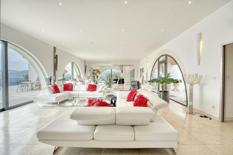 Villa - 350 m² - 4 pièces